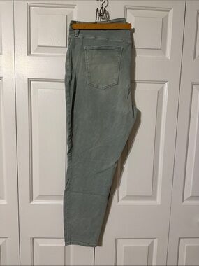 Universal Thread Sage Green Jeans
